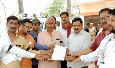 काली पट्टी बांधकर पत्रकार संगठन ने जताया विरोध, ज्ञापन सौंपा