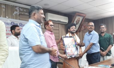 पत्रकार के समाचार के बूते ही बड़े.बड़े अखबार पर मीडिया घराना सुर्खियों में बना रहता है।