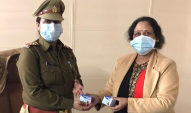 महिला थाने में बांटी गई कोविड-किट