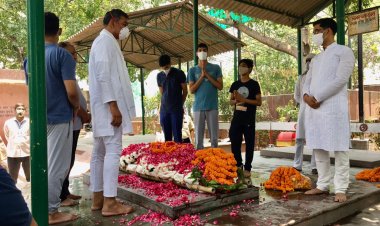 ग्रेटर नोएडा सीईओ को पितृ शोक..