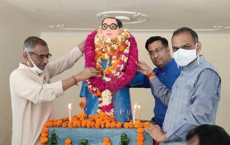 उपेक्षित समाज के साथ राष्ट्र उत्थान के लिए आजीवन संघर्षरत रहे बाबा साहब: विनायक राव देशपाण्डेय