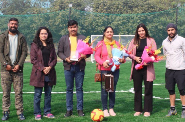 एचडीएफसी बैंक लिमिटेड और वेव ग्रुप के बीच में हुआ फुटबॉल मैच