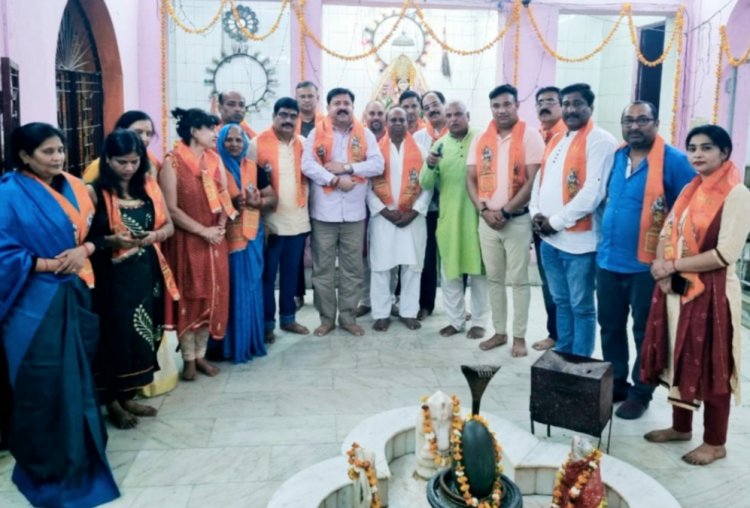 मनकामेश्वर मंदिर एवं शांभवी महामुद्रा ट्रस्ट ने की हनुमान कथा एवं भजन संध्या