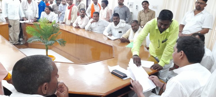 एमएलसी विशाल सिंह चंचल ने सुना जन समस्या