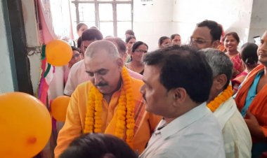 बिरनो सी एच सी पर प्रिकॉशन डोज का भाजपा नेता ने किया शुभारंभ