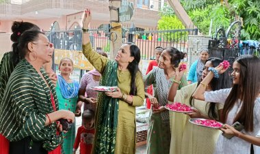 तीज महोत्सव पर नई पहल किन्नर समाज का हुआ स्वागत