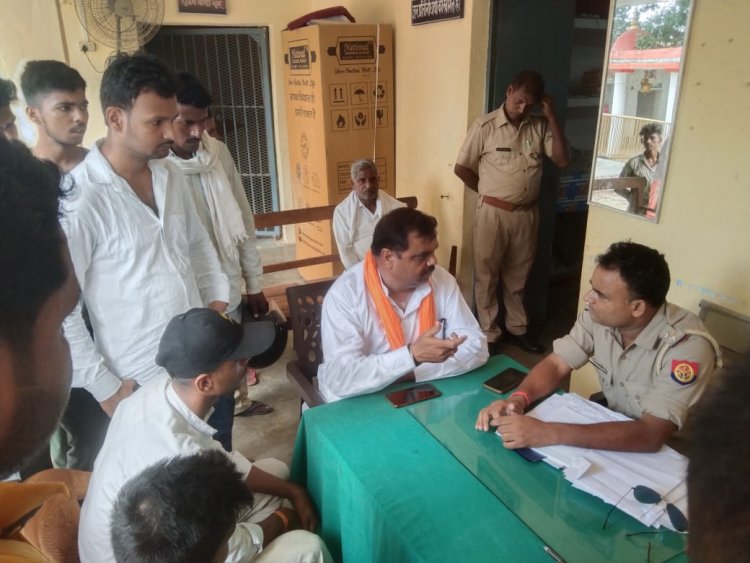 अखिल भारतीय क्षत्रिय महासभा युवा ने शादियाबाद थाना को घेरा