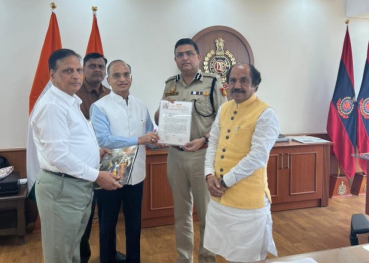 दिल्ली की रामलीलाओं का शिष्टमंडल पुलिस आयुक्त राकेश अस्थाना से मिले