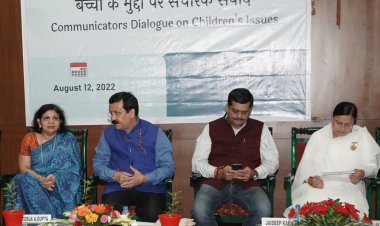 बच्चों को मीडिया साक्षर बनाने की जरूरतः प्रो. संजय द्विवेदी