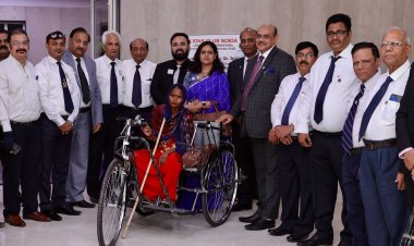 लायंस क्लब नॉएडा ने अपने 32वें अधिष्ठापन समारोह के उप्लक्ष में ज़रूरतमंद को भेंट की एक तिपहिया साइकल