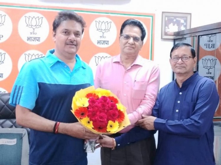 कोनरवा अध्यक्ष ने की राज्यसभा सदस्य सुरेंद्र नगर से नोएडा की समस्या पर चर्चा