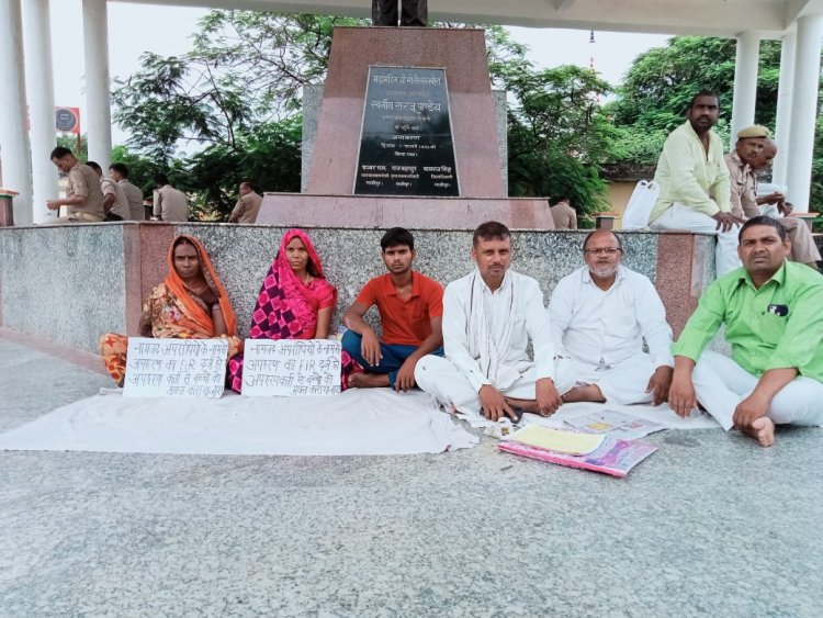 साहब हमारे दोनो बच्चों से मिला दीजिए,