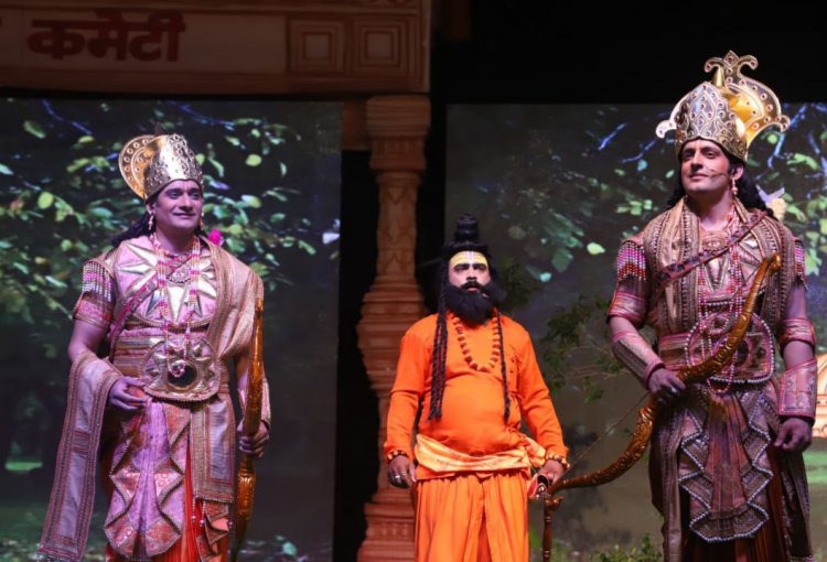 लव-कुश मंच पर आज लक्ष्मण परशुराम संवाद तक की लीला का मंचन