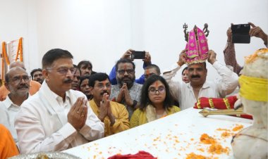 माँ कामाख्या देवी की मूर्ति की हुई स्थापना