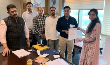 ग्रेटर नोएडा की सीईओ रितु माहेश्वरी से नेफोवा टीम ने की मुलाकात