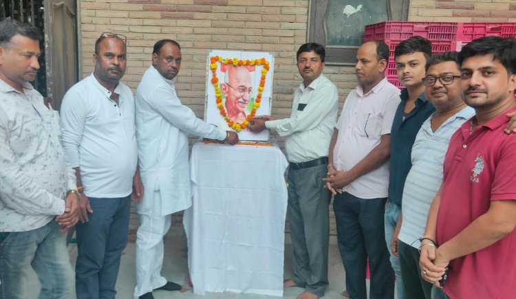 सपा ने मनाई महात्मा गांधी की जयंती