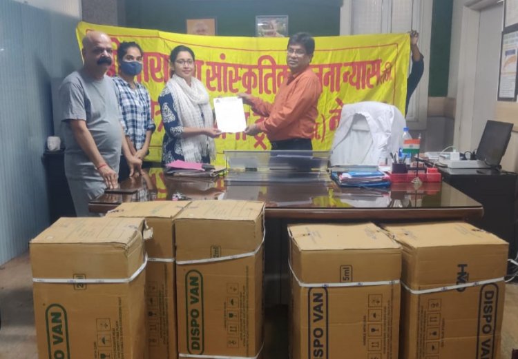 कई सालों से अस्पताल में जरूरत के सामान की निशुल्क व्यवस्था करा रहे है राजन श्रीवास्तव