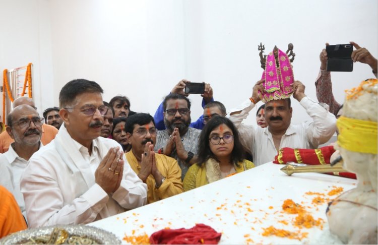 माँ कामाख्या देवी की मूर्ति की हुई स्थापना