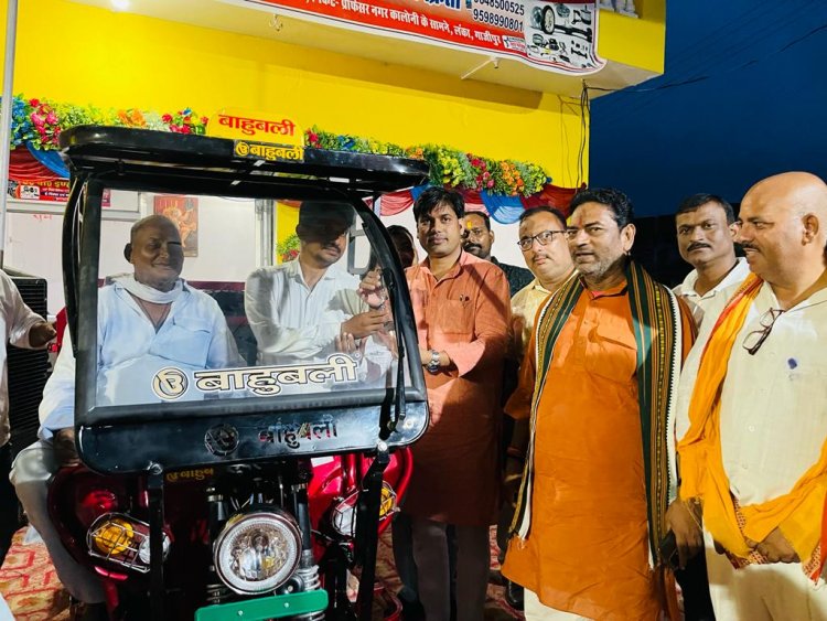 गरीब की रोटी तैयार कर रहा ई रिक्शा- अरुण सिंह