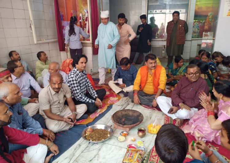 कलम-दवात की पूजा कर कायस्थों की कई हस्तियों को किया सम्मानित