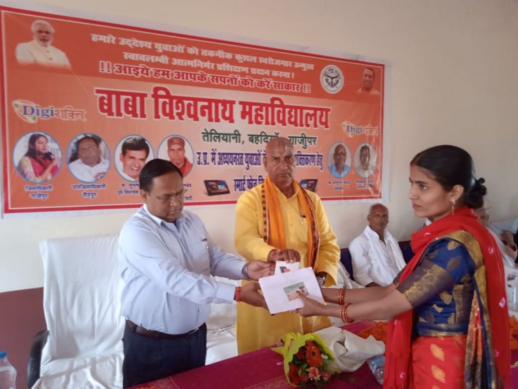 डिजिटल युग में युवाओं का सशक्त साधन है स्मार्टफोन- रामतेज पांडेय