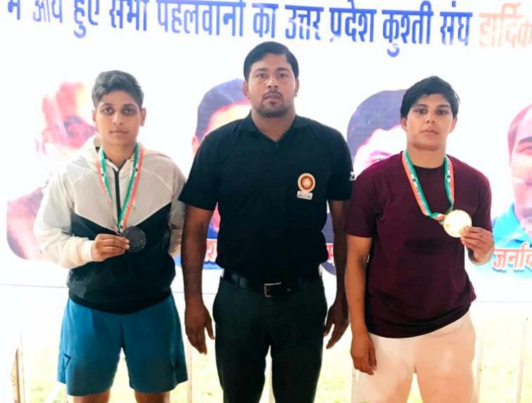 सीनियर राज्य कुश्ती प्रतियोगिता में एनसीपीई के दो छात्राओं ने जीते पदक