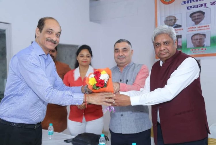 उ.प्र. उद्योग व्यापार मंडल की हुई समीक्षा बैठक,  संजय जैन बने कार्यकारी अध्यक्ष