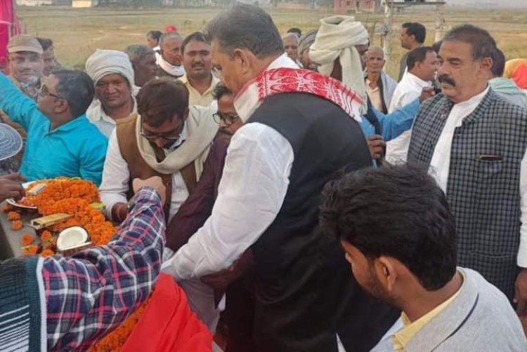 बसपा सांसद के कार्यक्रम में गायब रहे बसपाई,डटे रहे सपाई,बना चर्चा का विषय