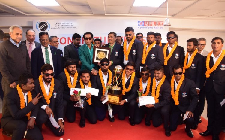 पैकेजिंग की प्रमुख कंपनी ने खिलाड़ियों के प्रदर्शन की तारीफ की और उन्‍हें नगद पुरस्‍कार से सम्‍मानित किया