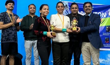 बैडमिंटन टूर्नामेंट में महिलाओं बच्चों सहित 50 खिलाड़ियों ने लिया भाग