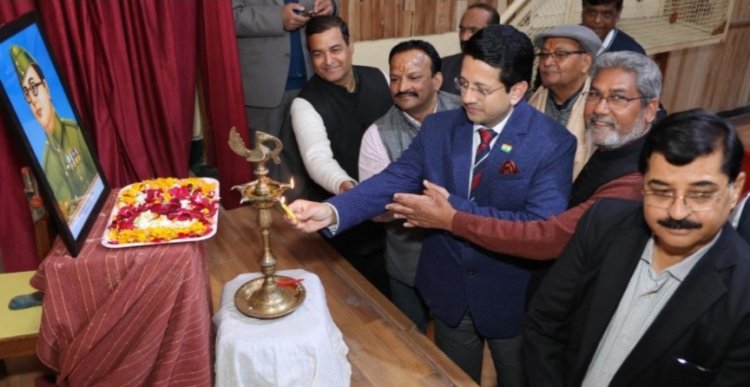 नेताजी सुभाष चंद्र बोस की स्मृति में कवि सम्मेलन का हुआ आयोजन