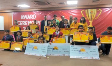 सामान्य ज्ञान प्रतियोगिता में चयनित छात्रों को दी गई स्कॉलरशिप व पुरस्कार