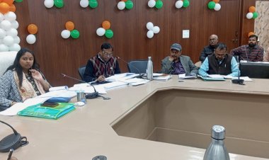 झोलाछाप चिकित्सालयों पर डीएम ने दिया सख्त कार्रवाई का आदेश