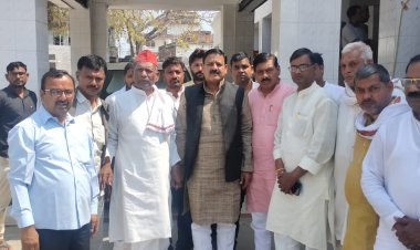 होली पर दलितो की पिटाई पर एस पी से मिले विधायक वीरेंद्र यादव