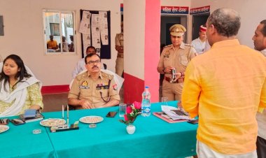 थाना दिवस पर डीएम एसपी ने सुनी फरियाद