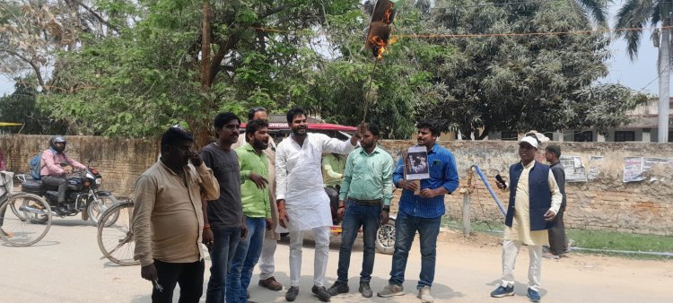 इस युवा ने क्यों फुंक दिया पुतला, जाने रहस्य