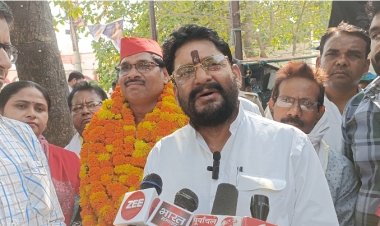 सपा प्रत्याशी दिनेश यादव के नामांकन में बोले विधायक