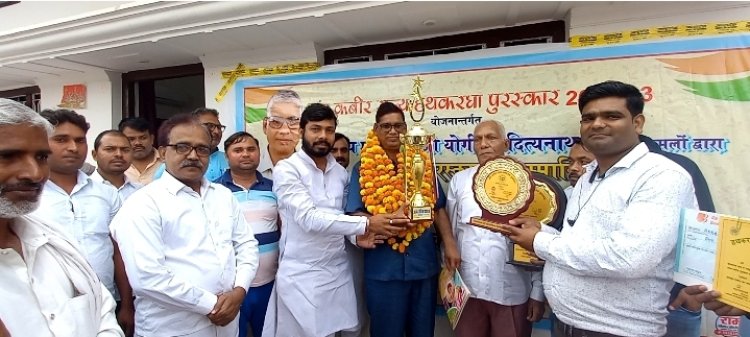 मुख्यमंत्री द्वारा सम्मानित अकबर हुसैन का जनपद में हुआ जोरदार स्वागत