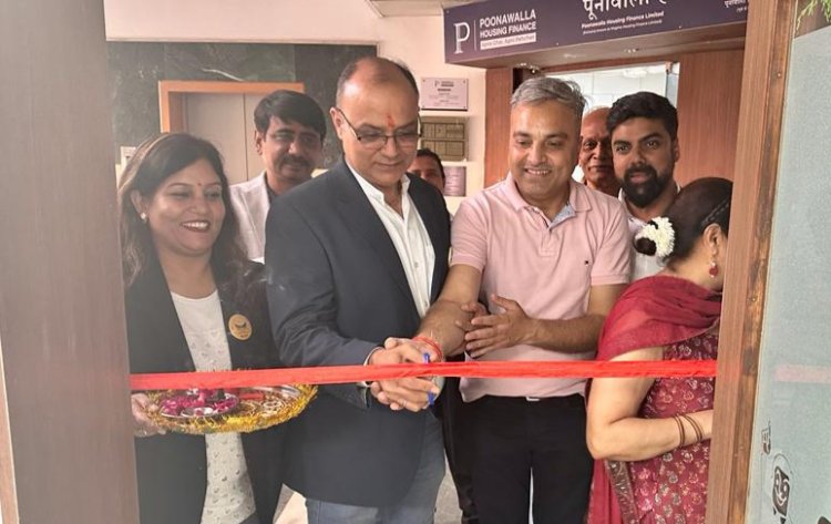 नोएडा में श्रीराम लाइफ ने अपने एपेक्स चैनल के कार्यालय का किया शुभारंभ