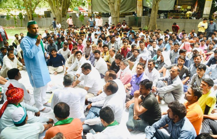 भाकियू भानु व नोएडा सीएनजी आटो यूनियन के बैनर तले 13 सूत्रीय माँगो को लेकर हुई पंचायत