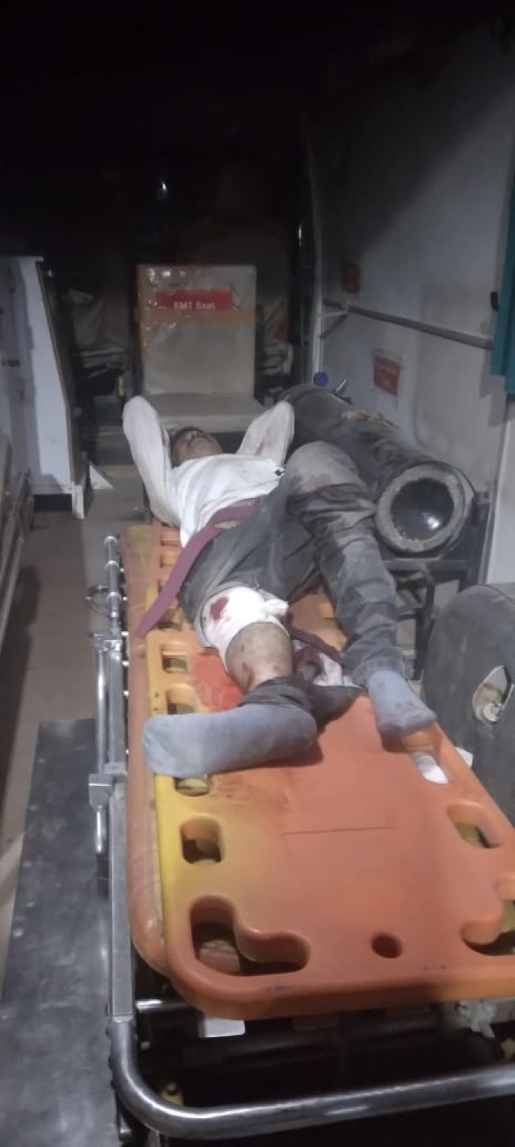 अज्ञात वाहन की टक्कर से मोटरसाइकिल सवार युवक घायल