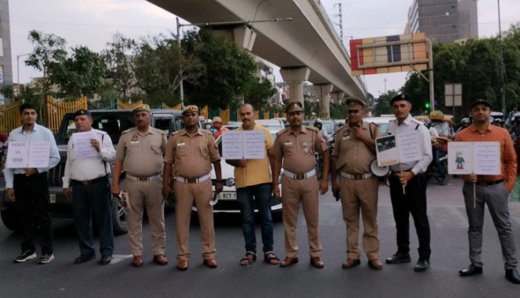 रेड लाइट ऑन इंजन ऑफ व पर्यावरण बचाओ अभियान चलाया गया