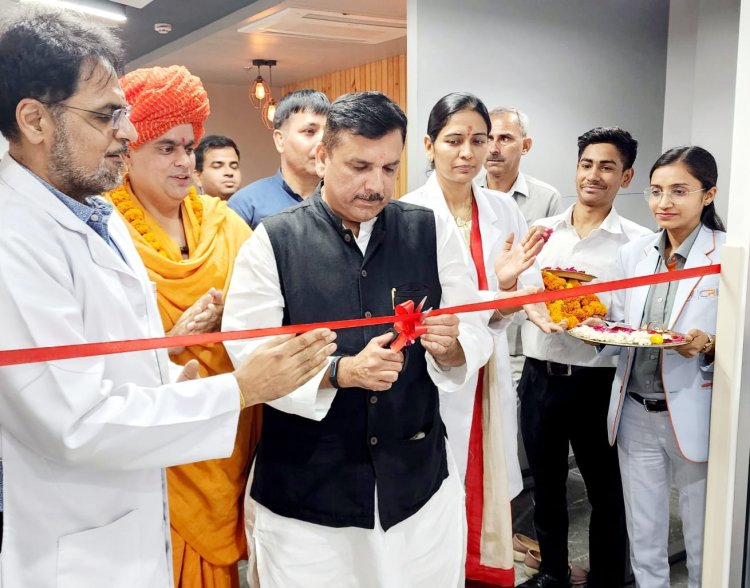 राज्यसभा सदस्य संजय सिंह द्वारा किया अत्याधुनिक आईसीयू का उद्घाटन