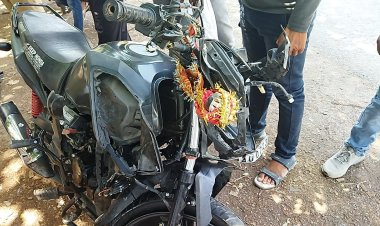 अज्ञात वाहन की टक्कर से डी -फार्मा के छात्र की हुई दर्दनाक मौत