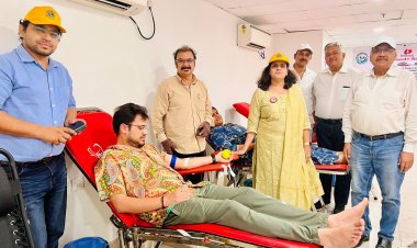 लायंस क्लब नोएडा ने क्लियो काउंटी सोसाइटी के सीनियर सिटिजन मंच के साथ ब्लड कनेक्ट के सहयोग से लगाया रक्तदान शिविर