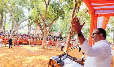 लोकसभा गाजीपुर कि चुनावी जनसभा को उपमुख्यमंत्री बृजेश पाठक ने किया सम्बोधित  भीषण धूप और गर्मी में भी डटे रहे लोग