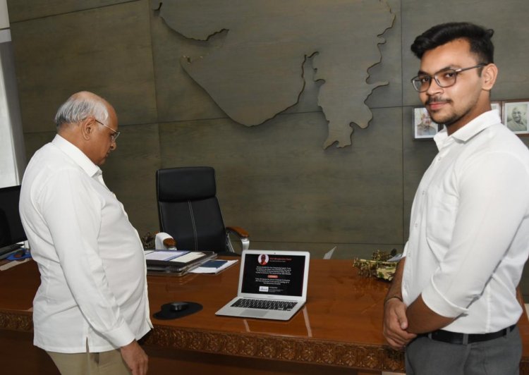 20 वर्षीय छात्र का रियल एस्टेट पोर्टल, सीएम की मौजूदगी में लांच