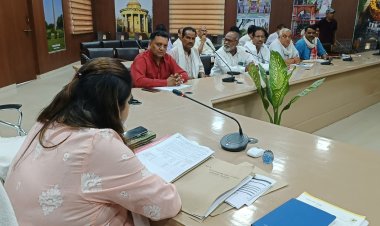 डीएम और राजनैतिक दलों के पदाधिकारियों के साथ हुई बैठक सम्पन्न 