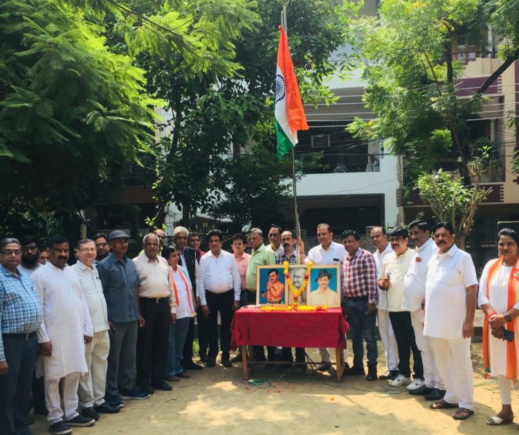 अखिल भारतीय अग्रवाल वैश्य मित्र मंडल एवं उ0प्र0 उद्योग व्यापार मंडल ने मनाया स्वतंत्रता दिवस