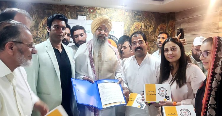 कश्मीरियों के बड़े भाई की तरह हैं प्रधानमंत्री, हम मिलकर करेंगे काम : इकबाल सिंह लालपुरा